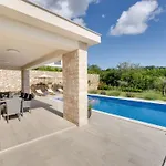 Case de vacanță Schone Mit Pool- Meerblick- By Interhome *