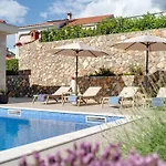 Schone Mit Pool- Meerblick- By Interhome Sveti Vid-Miholjice