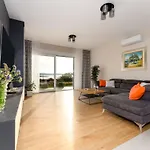 Schone Mit Pool- Meerblick- By Interhome Case de vacanță Sveti Vid-Miholjice