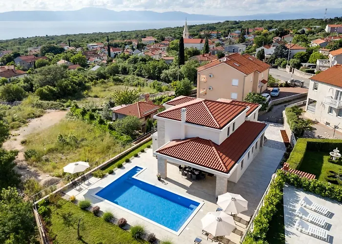 Schone Mit Pool- Meerblick- By Interhome 펜션