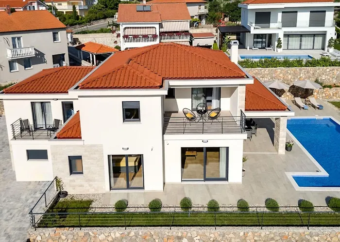Tatil Evi Schone Mit Pool- Meerblick- By Interhome
