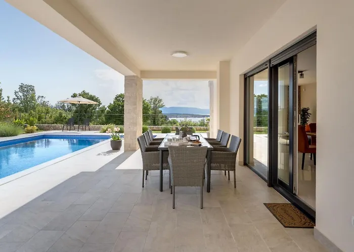 Tatil Evi Schone Mit Pool- Meerblick- By Interhome *