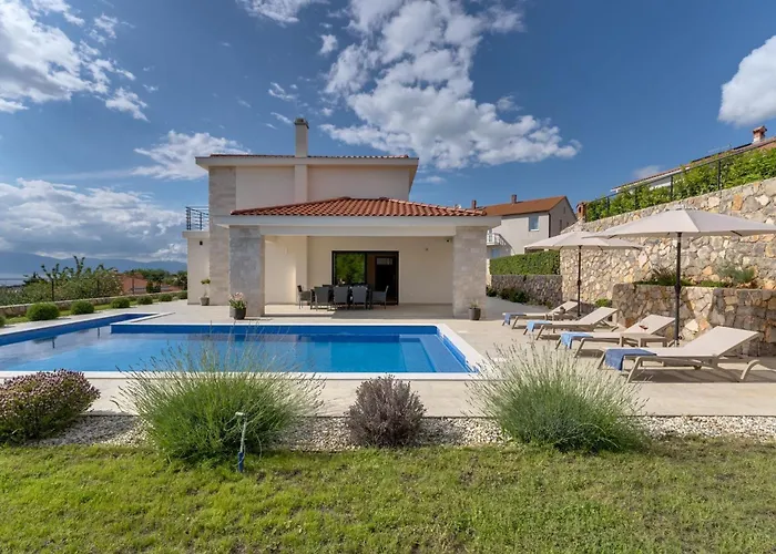 Tatil Evi Schone Mit Pool- Meerblick- By Interhome *