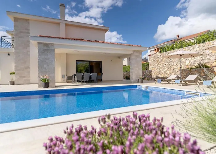 Schone Mit Pool- Meerblick- By Interhome *