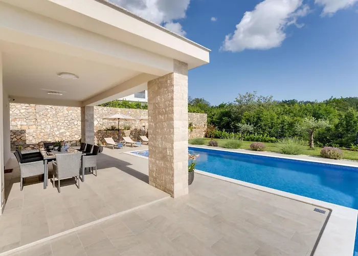 Tatil Evi Schone Mit Pool- Meerblick- By Interhome *