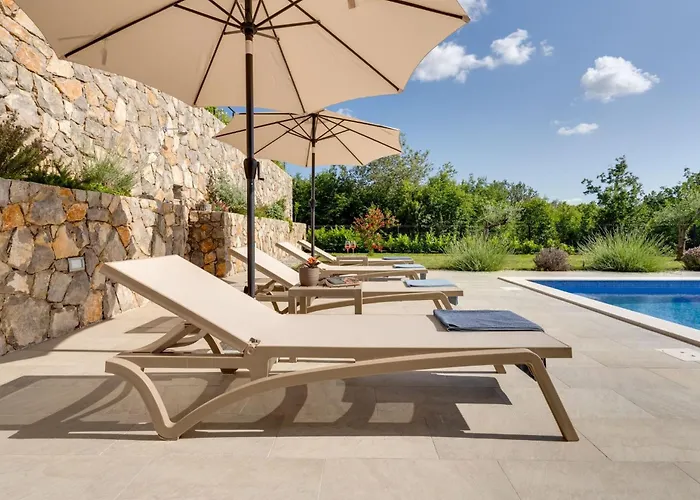 Schone Mit Pool- Meerblick- By Interhome *