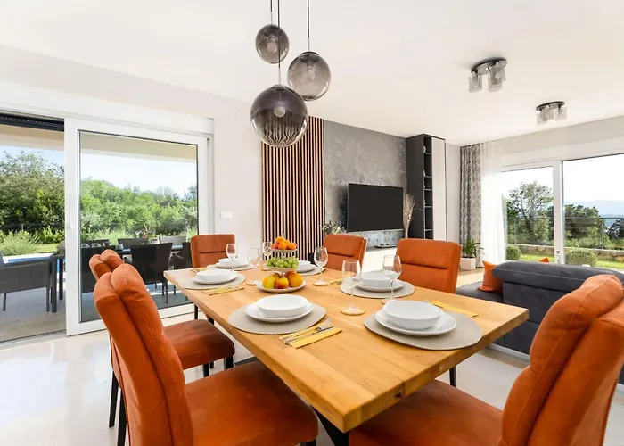 Schone Mit Pool- Meerblick- By Interhome Tatil Evi