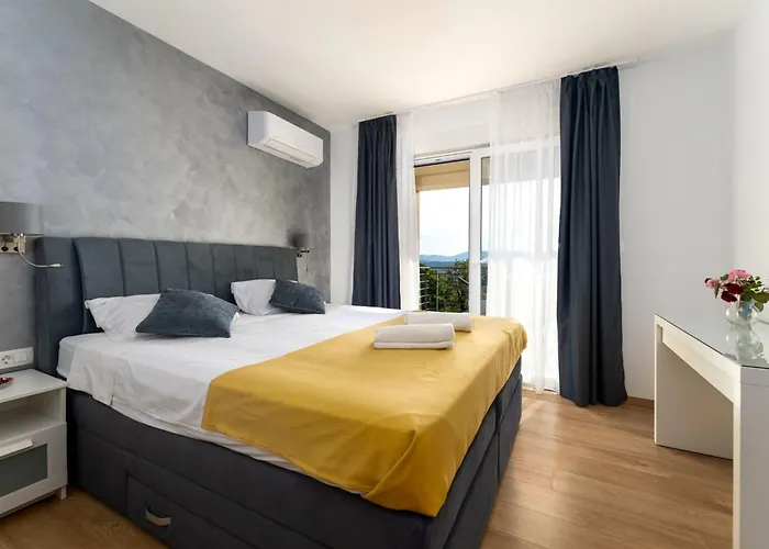 Schone Mit Pool- Meerblick- By Interhome * Sveti Vid-Miholjice
