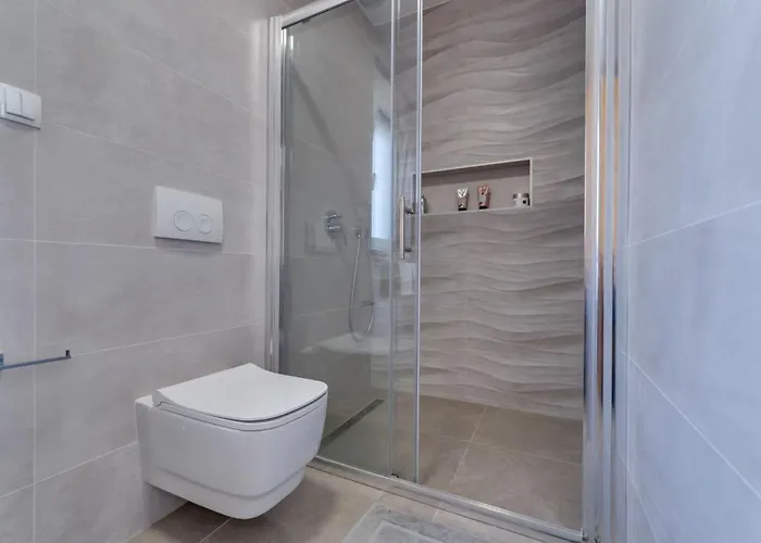 Schone Mit Pool- Meerblick- By Interhome Tatil Evi