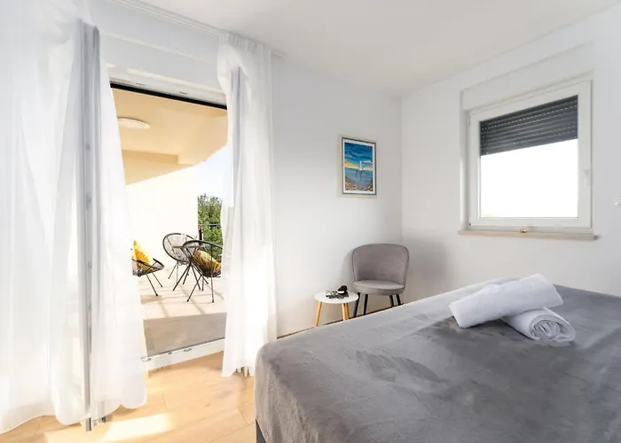 Tatil Evi Schone Mit Pool- Meerblick- By Interhome *