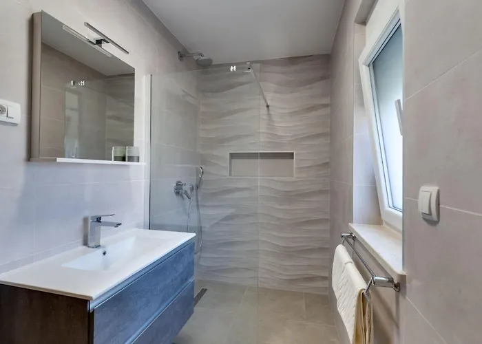 Schone Mit Pool- Meerblick- By Interhome * Sveti Vid-Miholjice