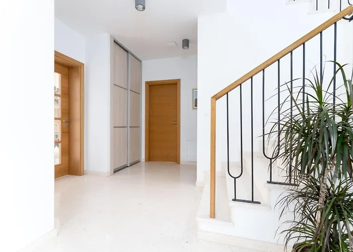 Schone Mit Pool- Meerblick- By Interhome Tatil Evi Sveti Vid-Miholjice