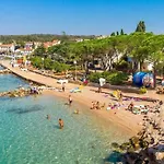 Schone Mit Pool- Meerblick- By Interhome Nyaraló *