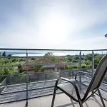 Schone Mit Pool- Meerblick- By Interhome Nyaraló *