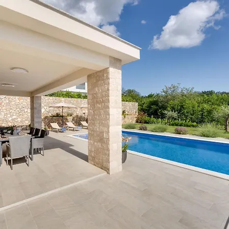 Holiday home Schone Mit Pool- Meerblick- By Interhome *