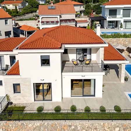 Tatil Evi Schone Mit Pool- Meerblick- By Interhome