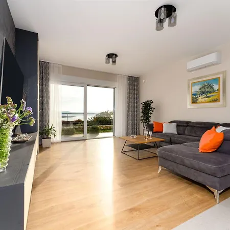 Schone Mit Pool- Meerblick- By Interhome Tatil Evi Sveti Vid-Miholjice
